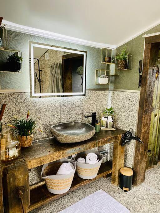 Cottage, Lodge & Spa Prouilly エクステリア 写真