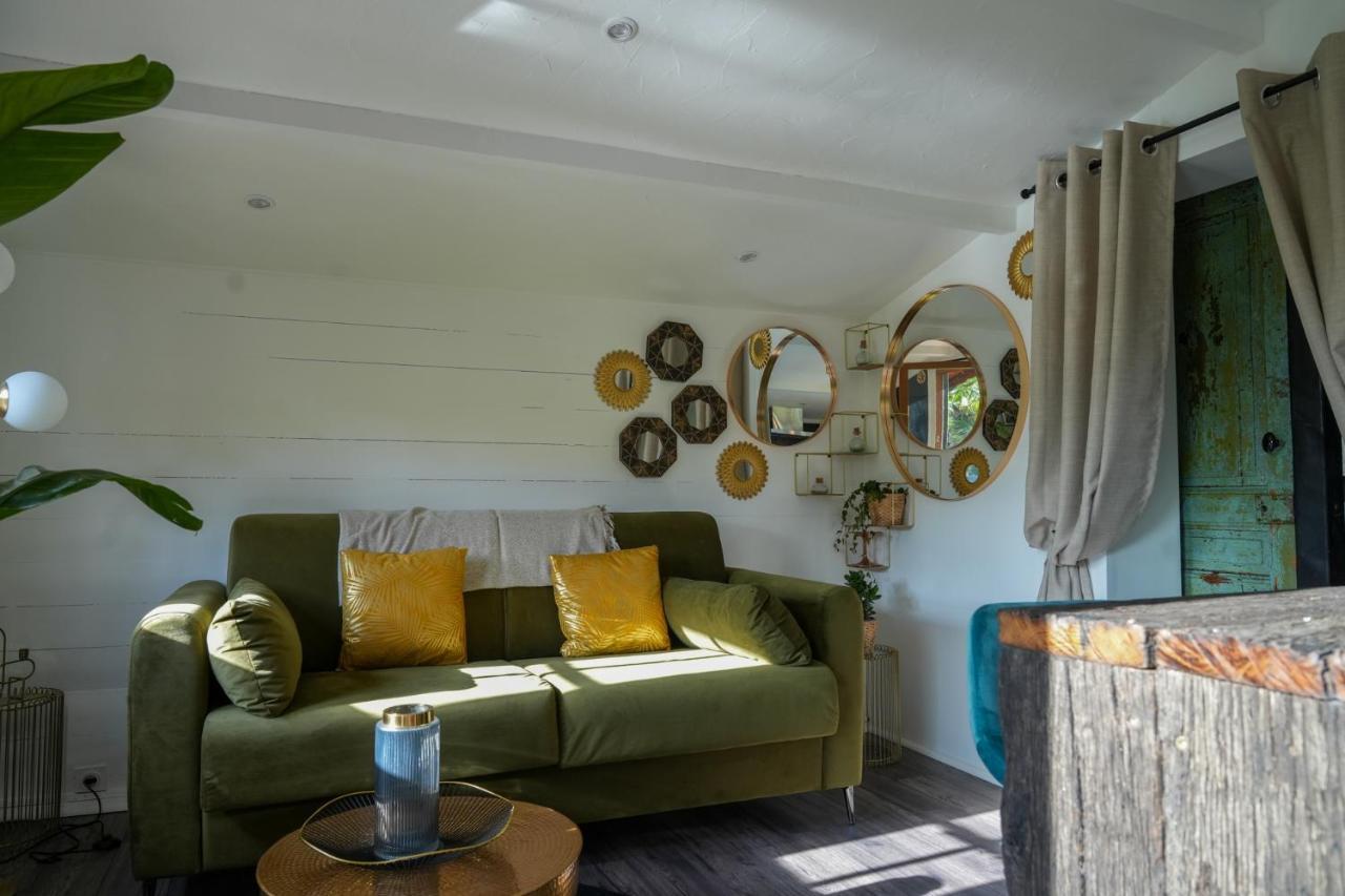 Cottage, Lodge & Spa Prouilly エクステリア 写真